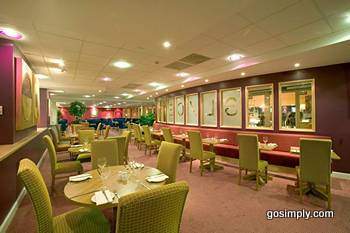 Premier Travel Inn at Heathrow dining room