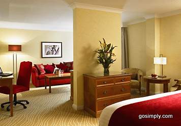 Marriott Slough Windsor Hotel guest room