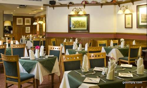 Dining area at the Master Robert Hotel near Heathrow