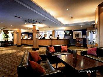 Thistle Hotel Heathrow reception area