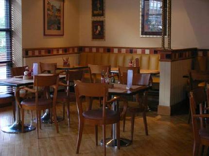 Dining area at the Luton Airport Ibis Hotel Stevenage