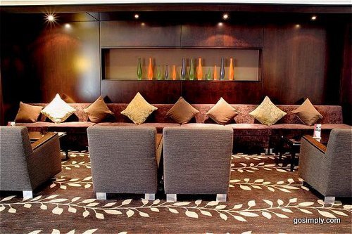 Manchester Airport Crowne Plaza Hotel lobby lounge