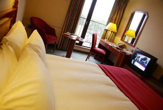 Double bedroom at the Hilton Metropole Hotel Birmingham Airport