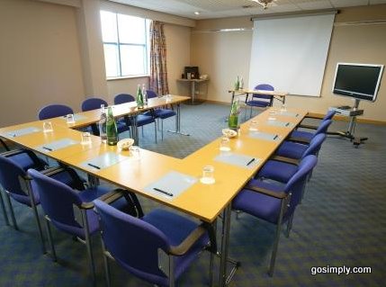 Gatwick Ramada Plaza conference room