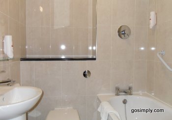 Gatwick Skylane Hotel guest bathroom