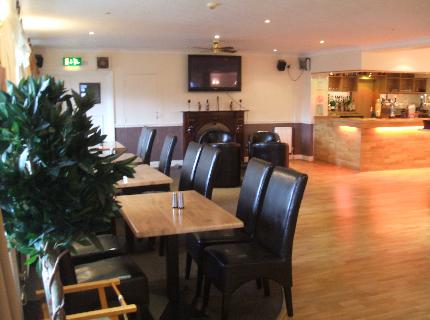 Sky Plaza Cardiff Airport Hotel lounge