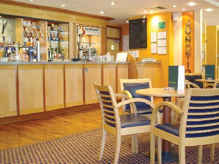 Leeds Bradford Airport Britannia Hotel bar