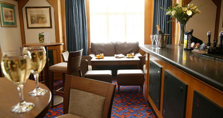 Arts Bar at the Hemel Hempstead Ramada Hotel near Luton Airport