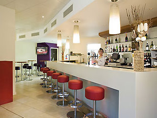 Hotel bar at the Birmingham Airport Ibis