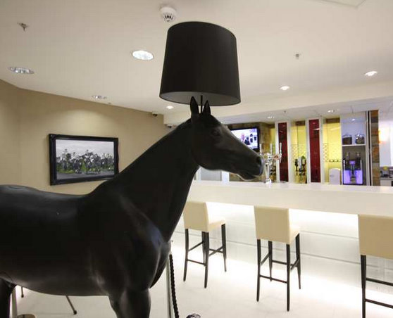 Hampton by Hilton Liverpool Airport hotel bar