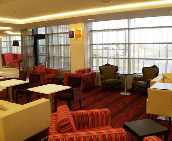 Hampton by Hilton Liverpool Airport communal area