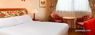 Aberdeen Airport Thistle Hotel double bedroom