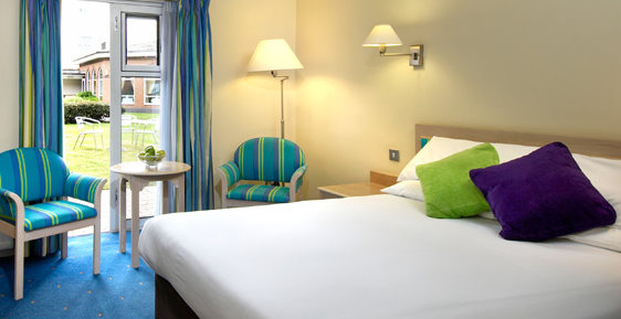 Guest room at the Birmingham Airport Corus Hotel Solihull