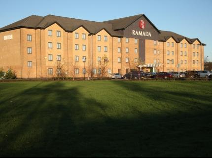 Glasgow Airport Ramada Hotel exterior