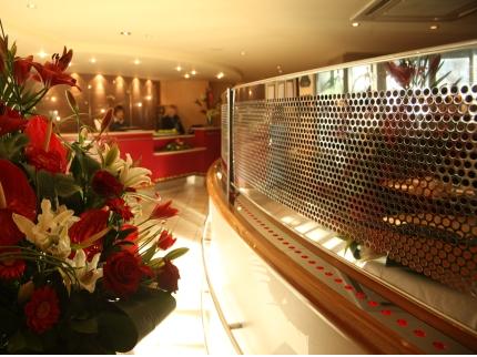 Ramada Hotel Glasgow Airport lobby and reception area