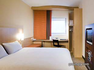 Guest room at the Ibis Hotel Gatwick