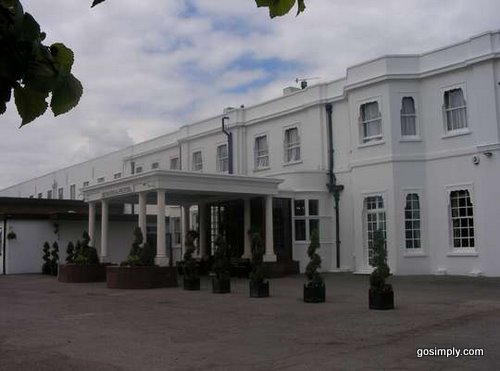 Exterior of the Russ Hill Hotel Gatwick