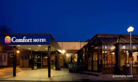 Exterior of the Comfort Inn Heathrow