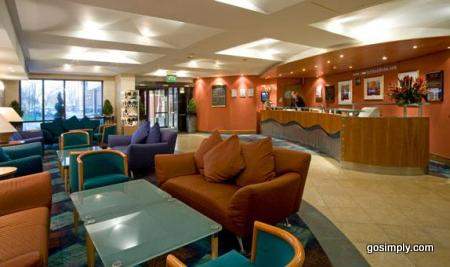 Heathrow Comfort Inn hotel reception