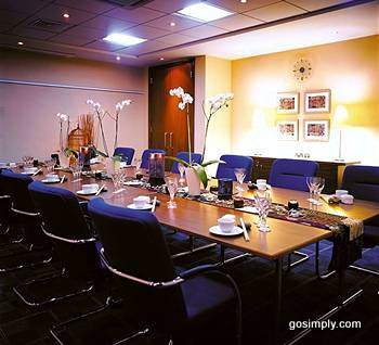 Dining area at the Park Inn Heathrow