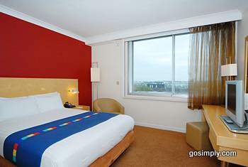 Park Inn Heathrow guest room