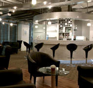 Louis' Tavern Cip First Class Lounge