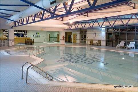 Heathrow Crowne Plaza Hotel swimming pool
