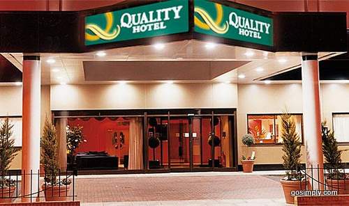 Exterior of the Quality Hotel Heathrow