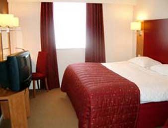 Bedroom at the Days Inn Hotel at Luton Airport