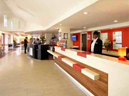 Reception area at the Ibis Hotel near Luton Airport