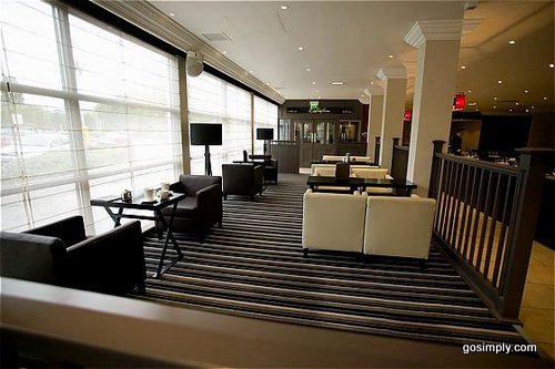 Crowne Plaza Hotel Manchester bar and lounge
