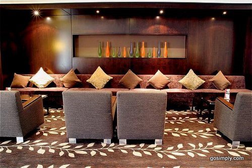 Manchester Airport Crowne Plaza Hotel lobby lounge