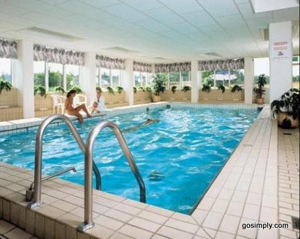 Swimming pool at the Radisson SAS Manchester Airport