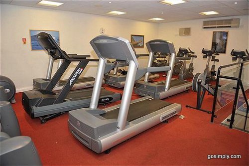 Gymnasium at the Manchester Airport Holiday Inn