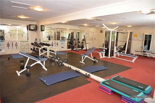 Holiday Inn Manchester Airport gymnasium