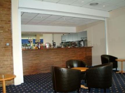 Bar at the Chiltern Hotel Luton