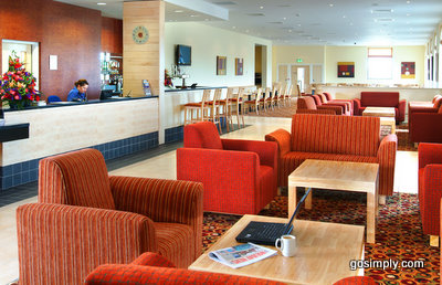 Belfast Airport Express by Holiday Inn reception area