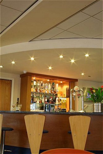 Holiday Inn Express NEC Birmingham Airport lobby bar