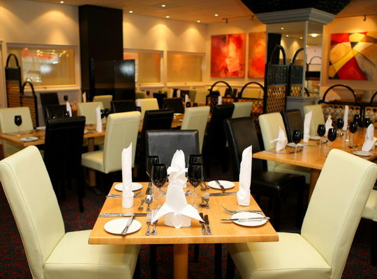 Bows Gallery Restaurant at the Nottingham Airport Gateway Hotel