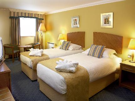 East Midlands Airport Kegworth Whitehouse Hotel twin room