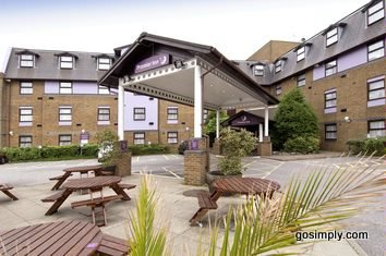 London Gatwick Premier Travel Inn Central exterior