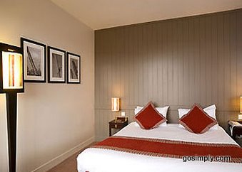 Guest room at the Mercure Hotel Gatwick