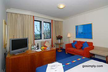 Heathrow Airport Park Inn hotel guest room